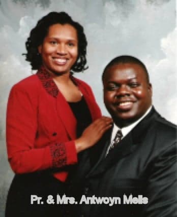 Pastor Antwoyn Mells